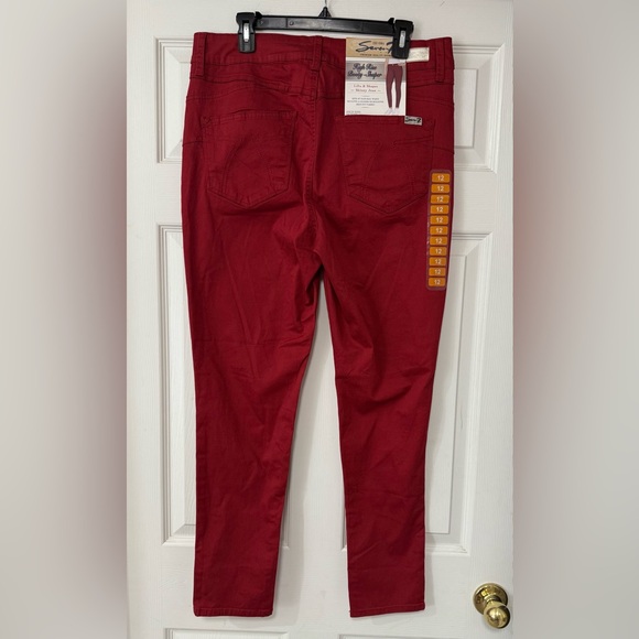Seven7 Women's High Rise Booty Shaper Skinny
Jean in Red Dahlia Size 12 NWT - Picture 4 of 15